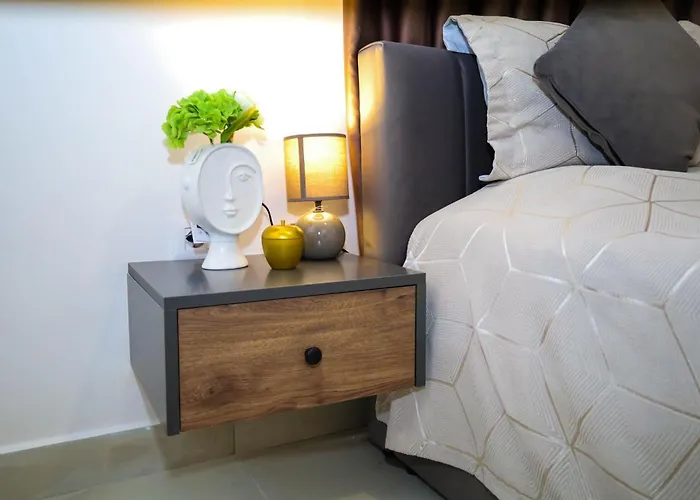 Tritea * Golem (Tirana)